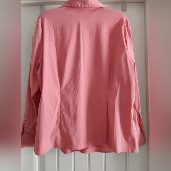 🌸4/$20🌸 Woman's coral button down top blouse Size 1x - Picture 5 of 6
